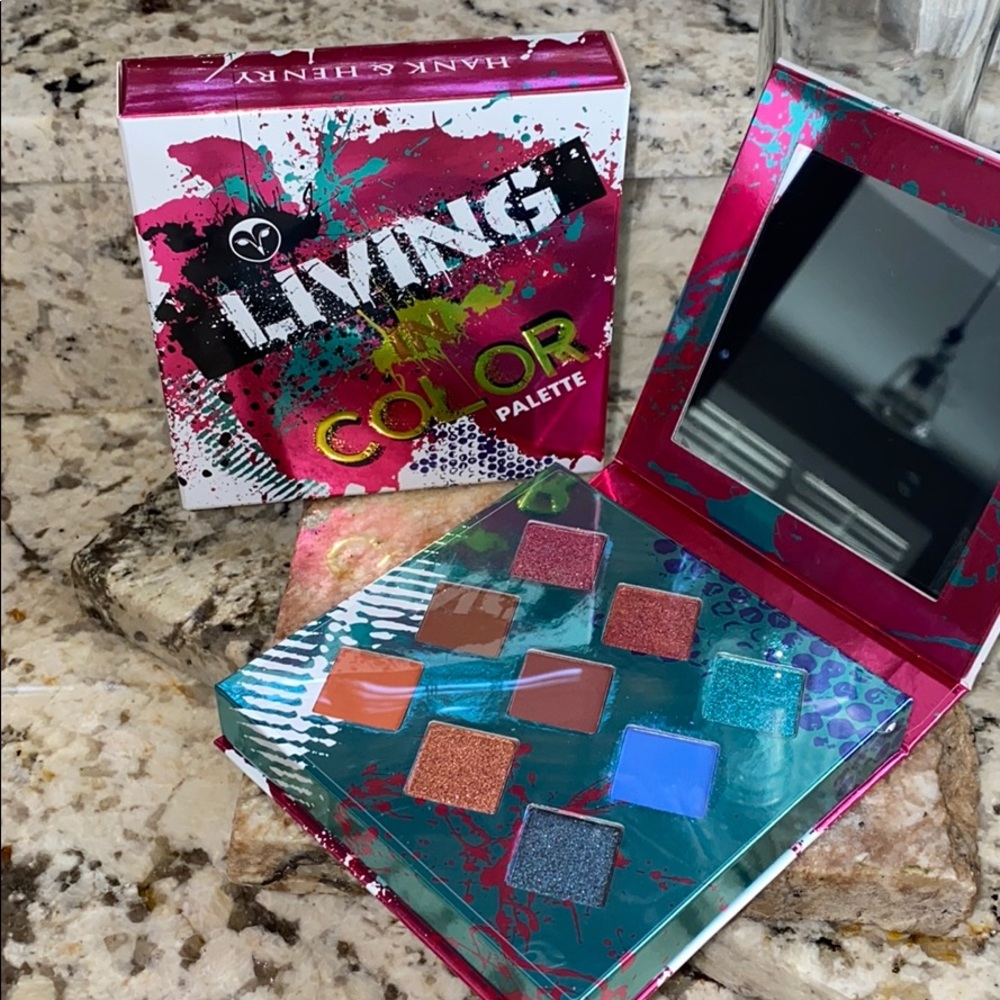 Living in Color eyeshadow palette 🎨